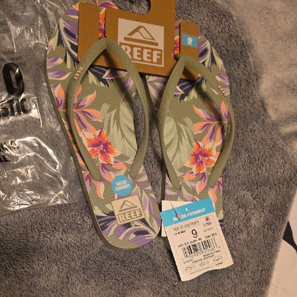 Reef Tropical Floral Sandals